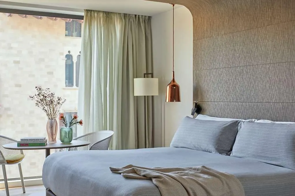 Hotel Me Barcelona 5*,